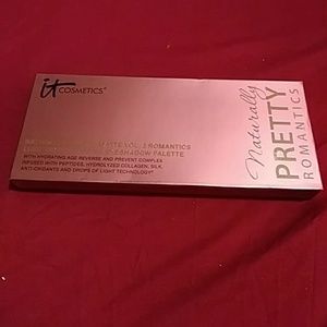 It Cosmetics Naturally Pretty Romantics